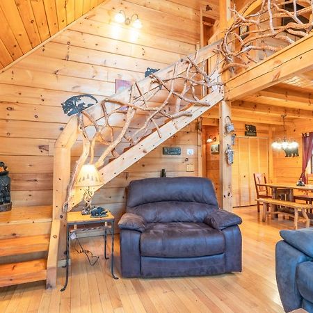 Moonshine Ridge Cabin With Hot Tub And Fire Pit Pigeon Forge Exterior foto