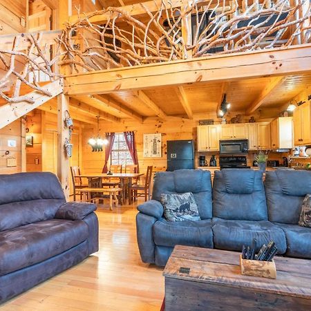 Moonshine Ridge Cabin With Hot Tub And Fire Pit Pigeon Forge Exterior foto