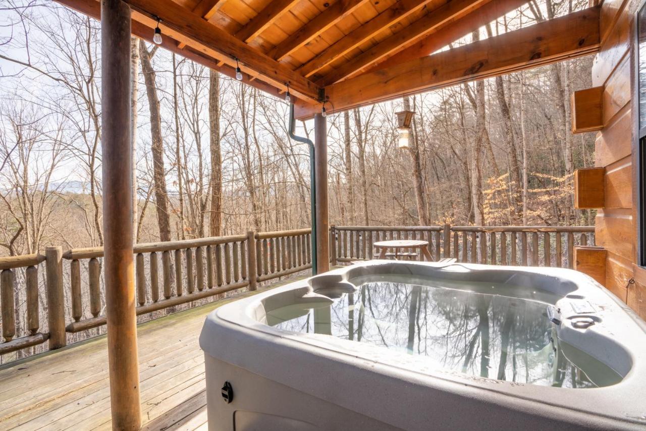 Moonshine Ridge Cabin With Hot Tub And Fire Pit Pigeon Forge Exterior foto