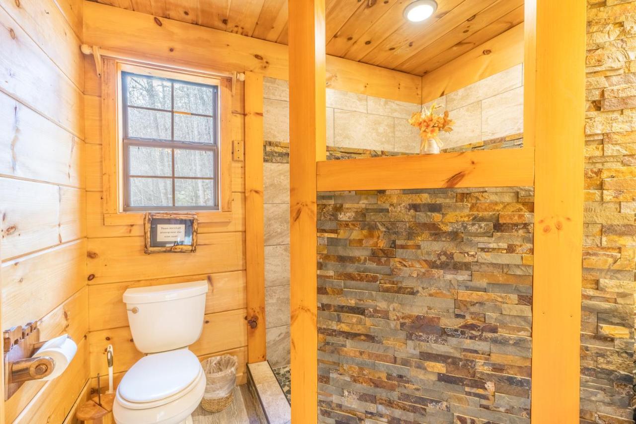 Moonshine Ridge Cabin With Hot Tub And Fire Pit Pigeon Forge Exterior foto