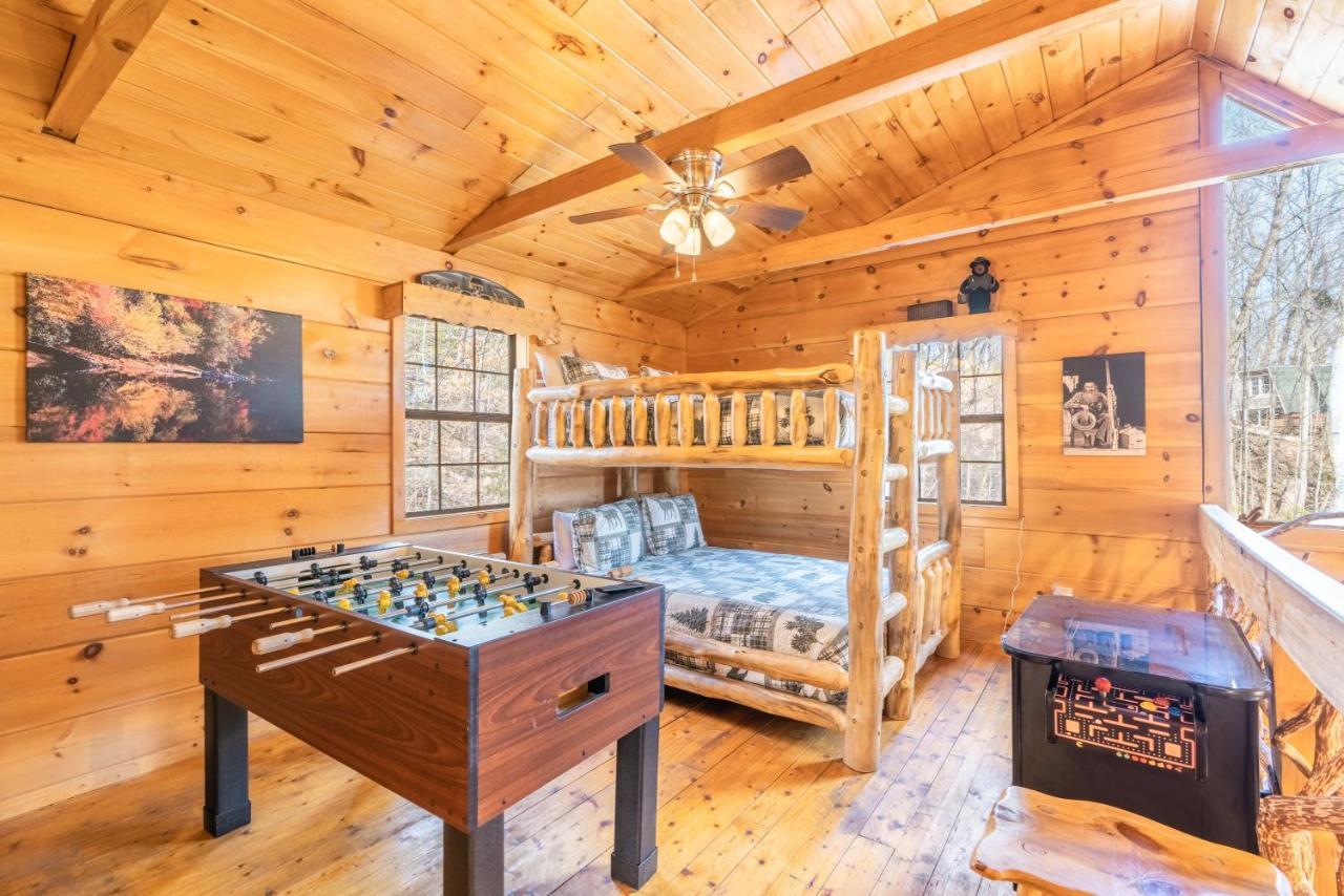 Moonshine Ridge Cabin With Hot Tub And Fire Pit Pigeon Forge Exterior foto