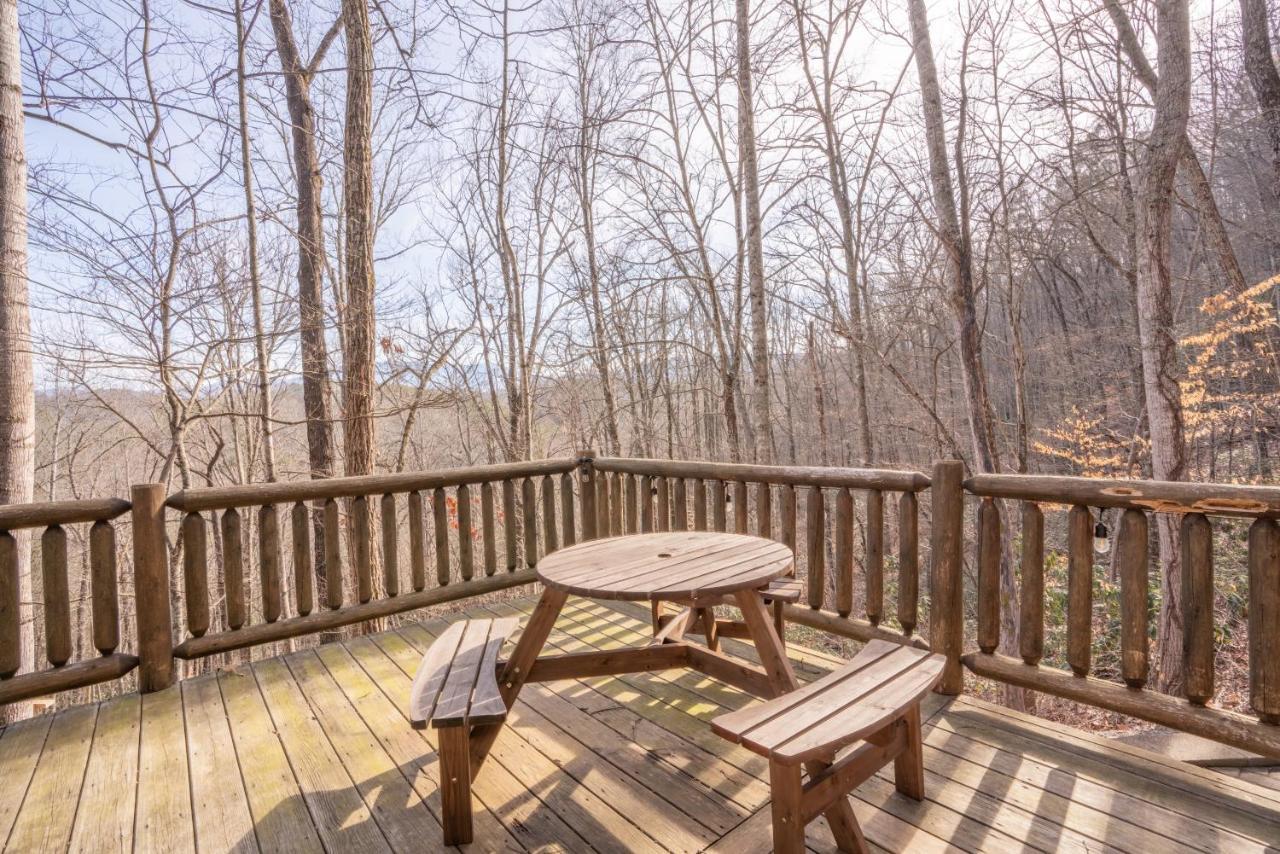 Moonshine Ridge Cabin With Hot Tub And Fire Pit Pigeon Forge Exterior foto