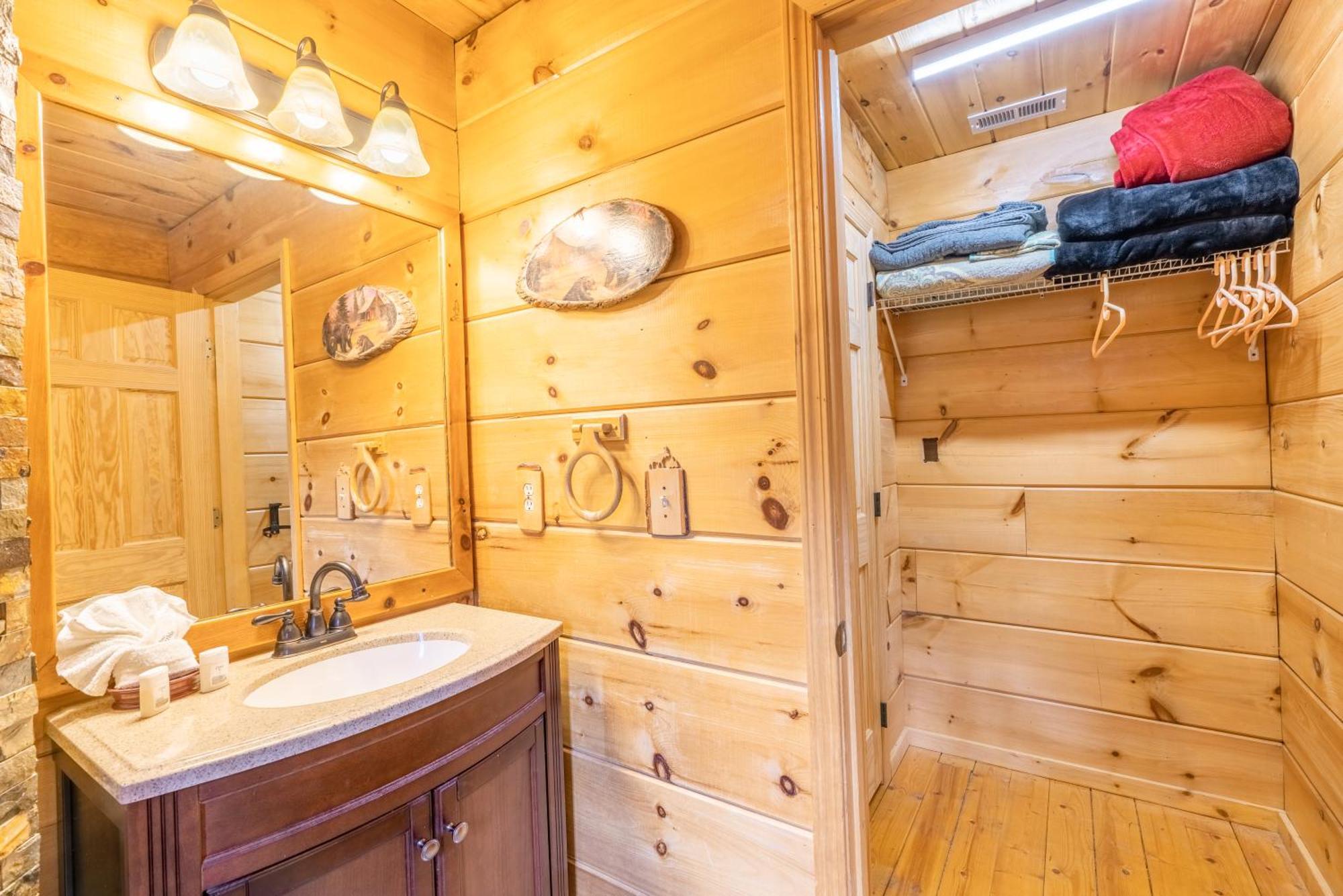Moonshine Ridge Cabin With Hot Tub And Fire Pit Pigeon Forge Exterior foto