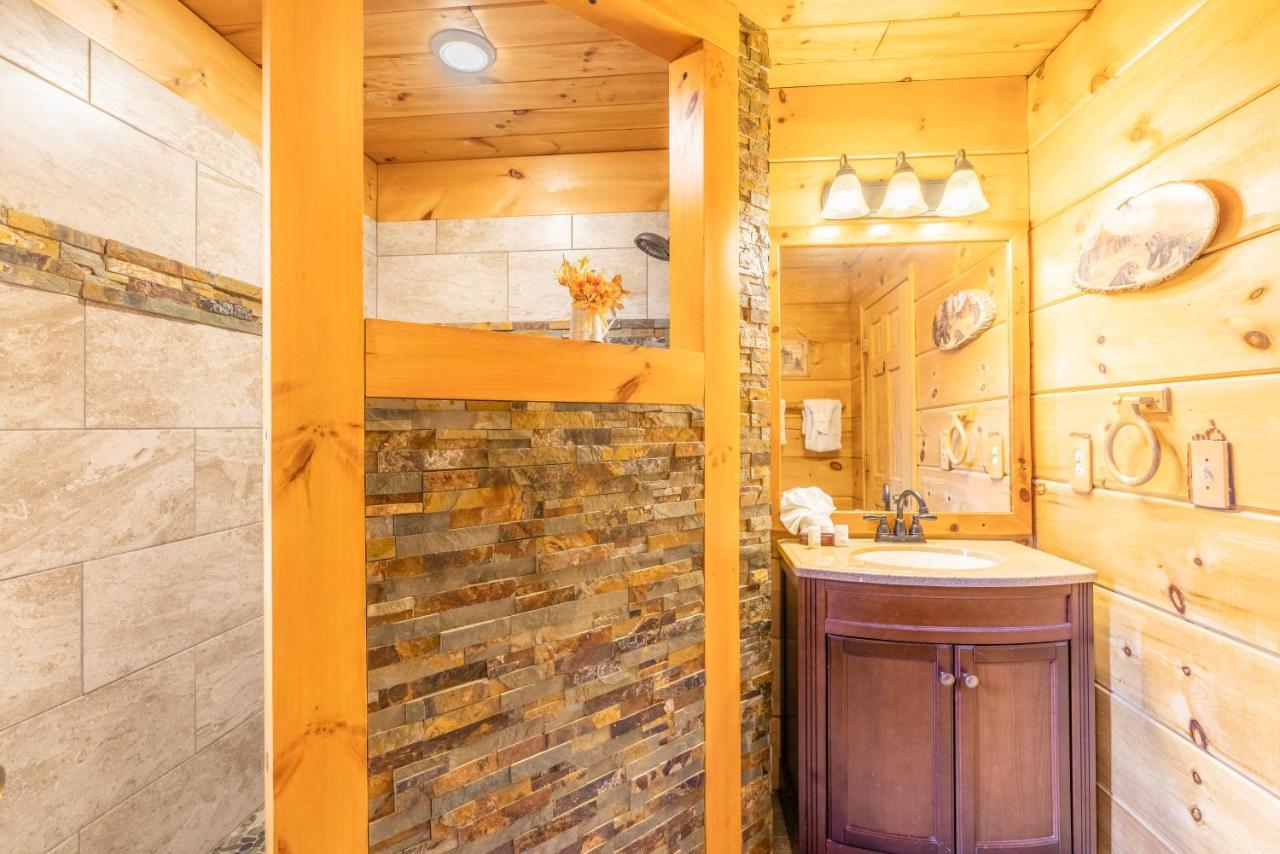 Moonshine Ridge Cabin With Hot Tub And Fire Pit Pigeon Forge Exterior foto